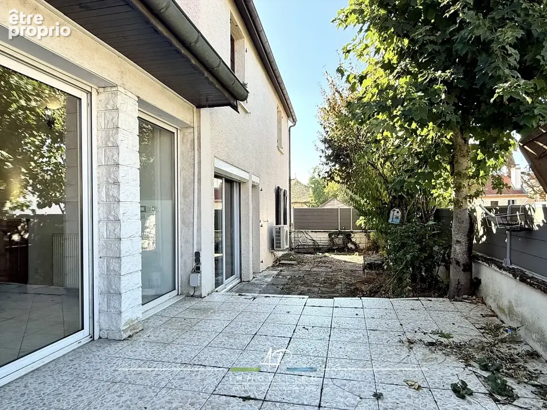 Maison a viévigne   charme de l'ancien et beaux volumes - photo 2