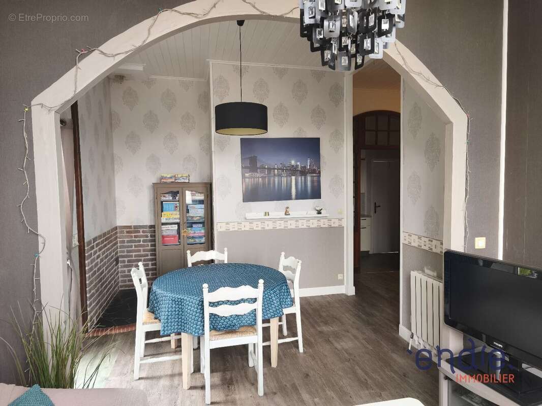 Maison à COSNE-D&#039;ALLIER