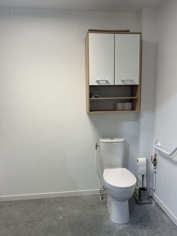 Commerce à SAINT-SAVINIEN