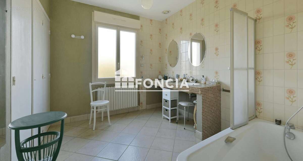 Maison à FRESNAY-SUR-SARTHE