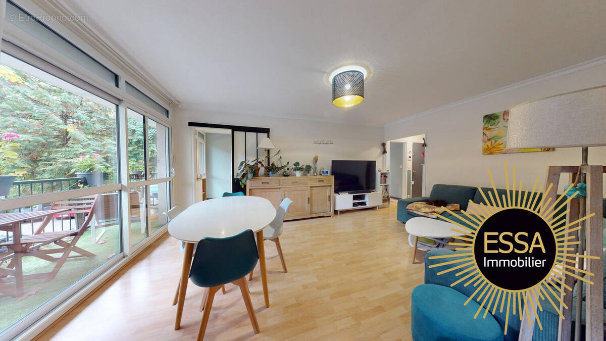 Appartement à VELIZY-VILLACOUBLAY