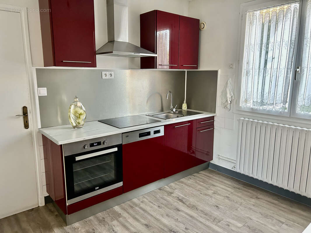 Maison à LA VILLE-AUX-DAMES