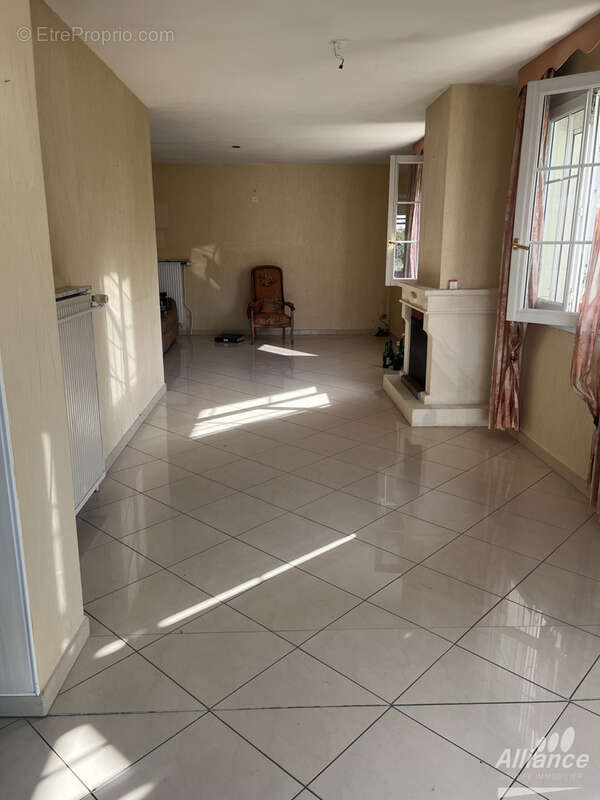Nouveau maison de plain pied avec trois chambres - photo 2