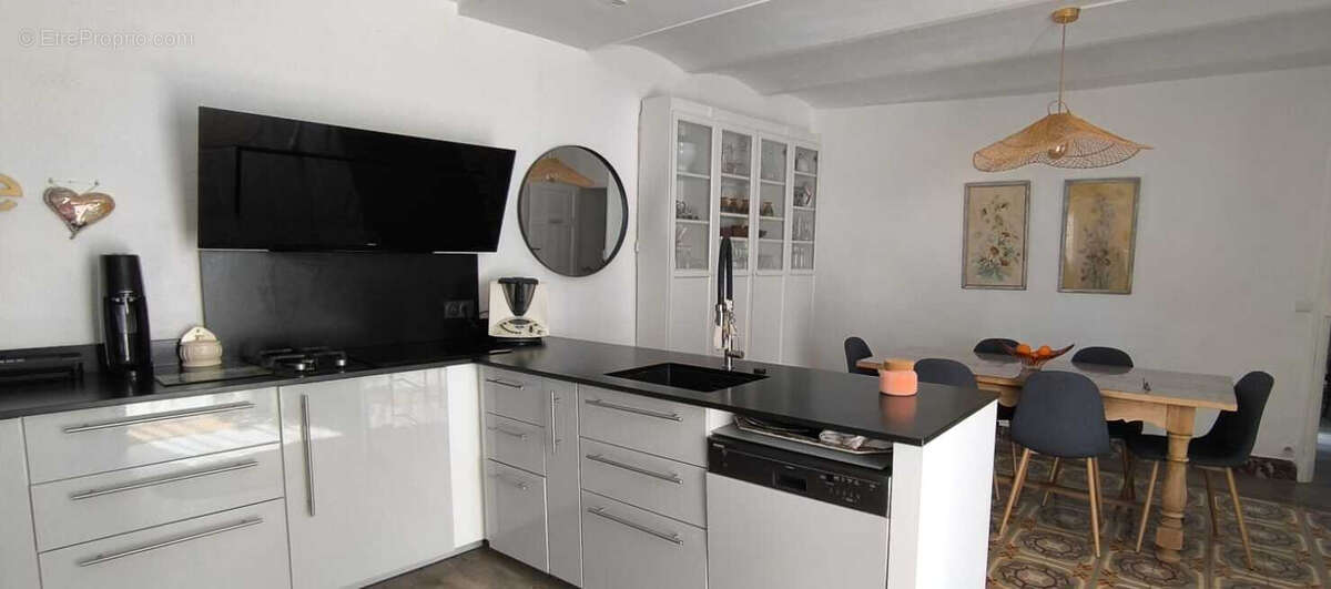 Maison à LA BASTIDE-DES-JOURDANS