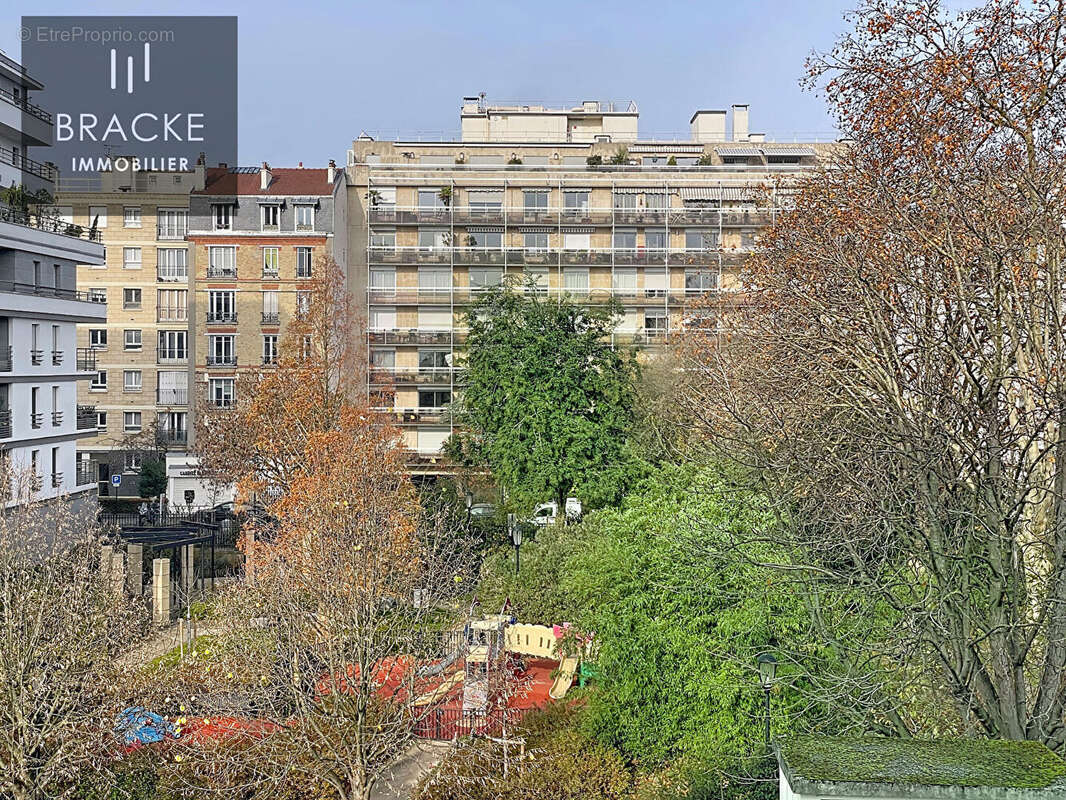 Appartement à COURBEVOIE