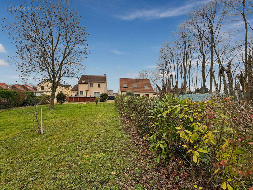 Terrain à SAULX-LES-CHARTREUX