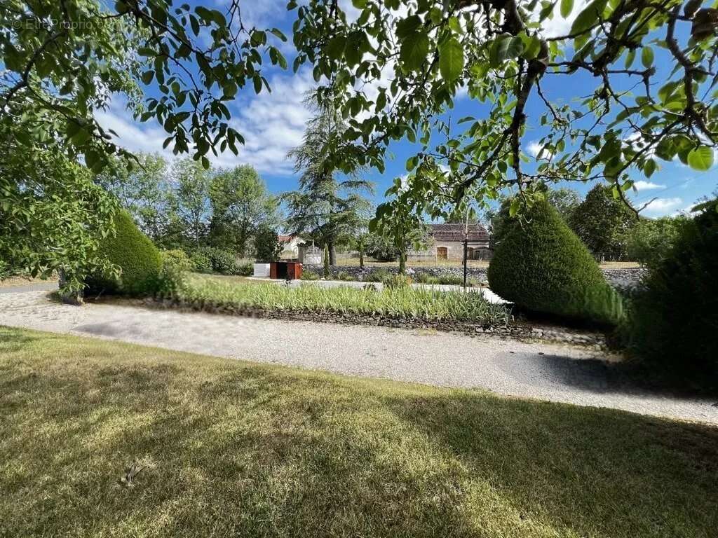 Charmante propriété avec piscine près de Saint-Cirq-Lapopie - photo 18