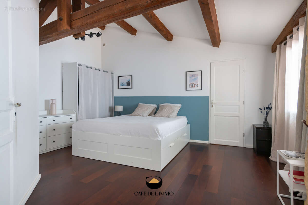 Appartement à MARSEILLE-6E