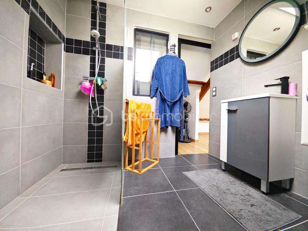 Maison sans travaux avec dépendances - photo 9