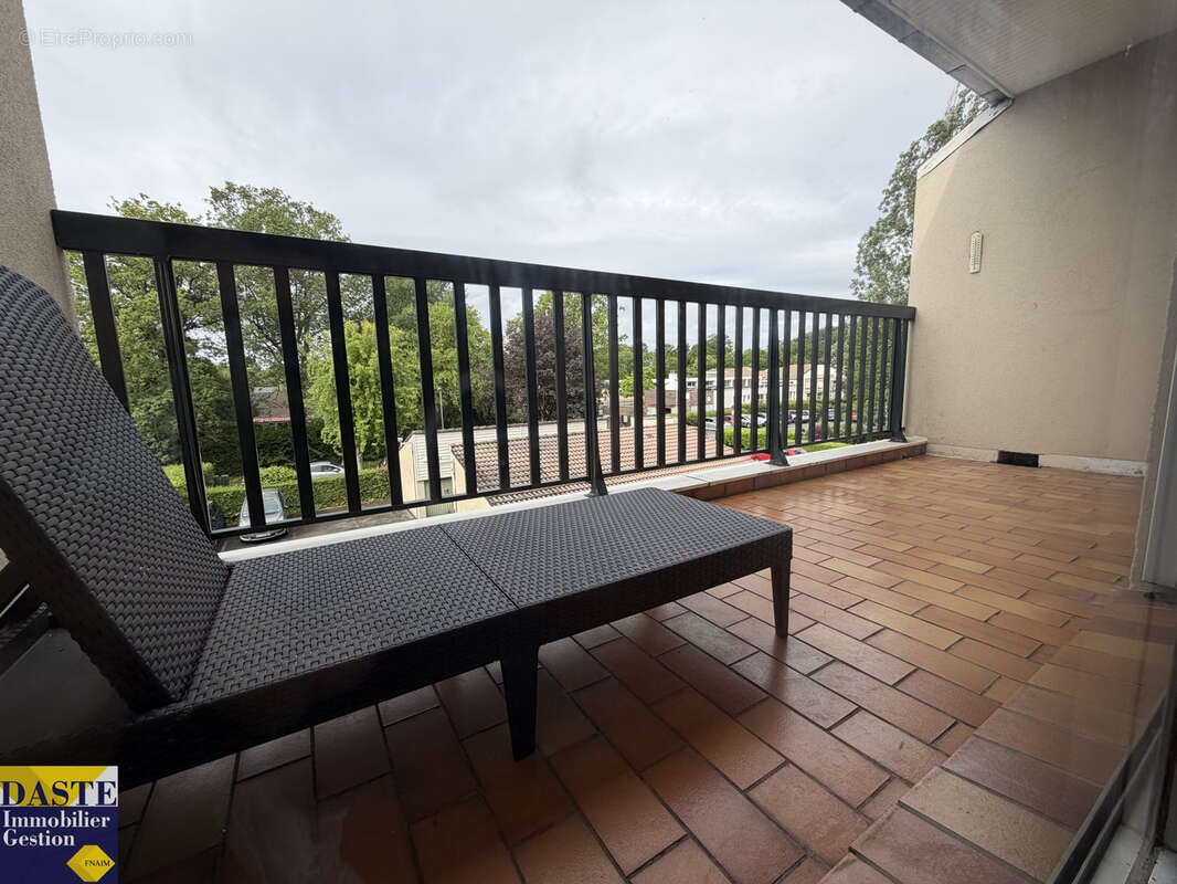 Appartement à EMERAINVILLE