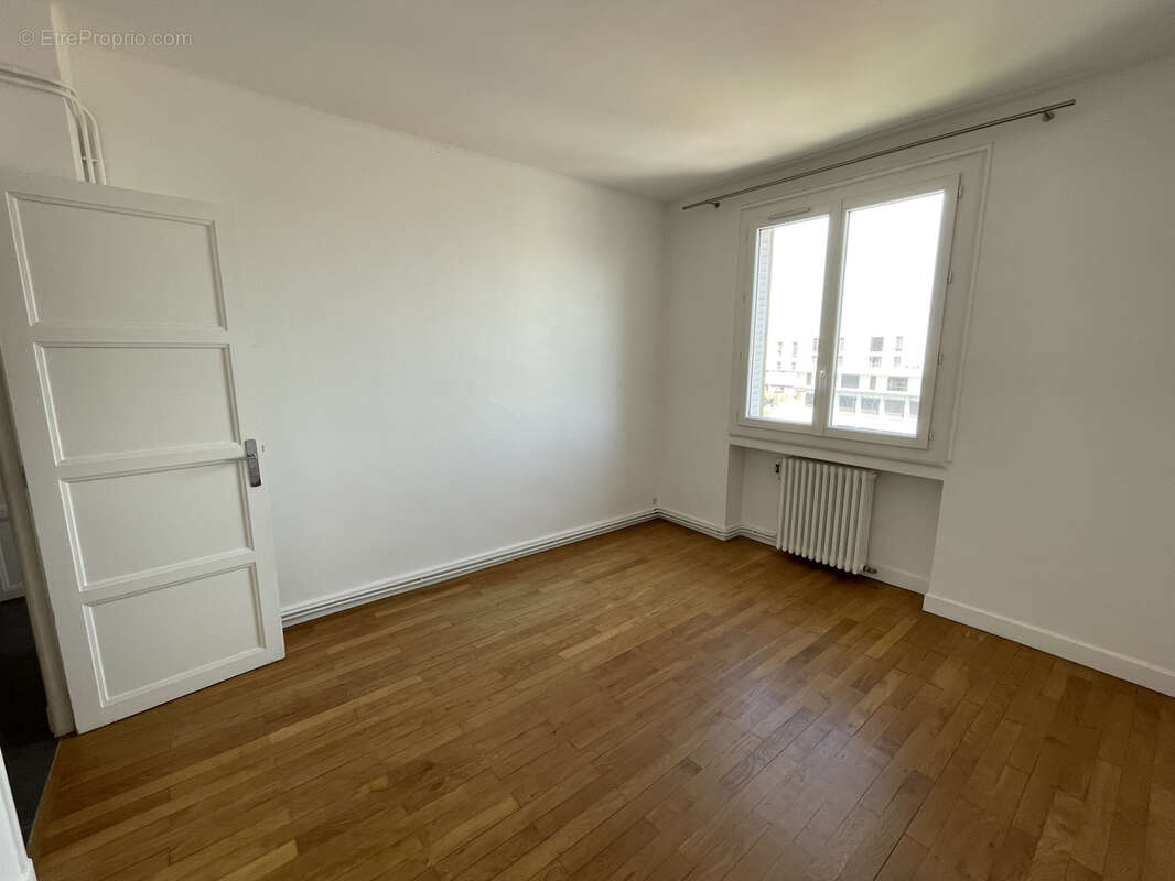 LYON 6 LAFAYETTE-PART-DIEU : T4 en étage élevé, en bon état et avec vue dégagée - photo 6