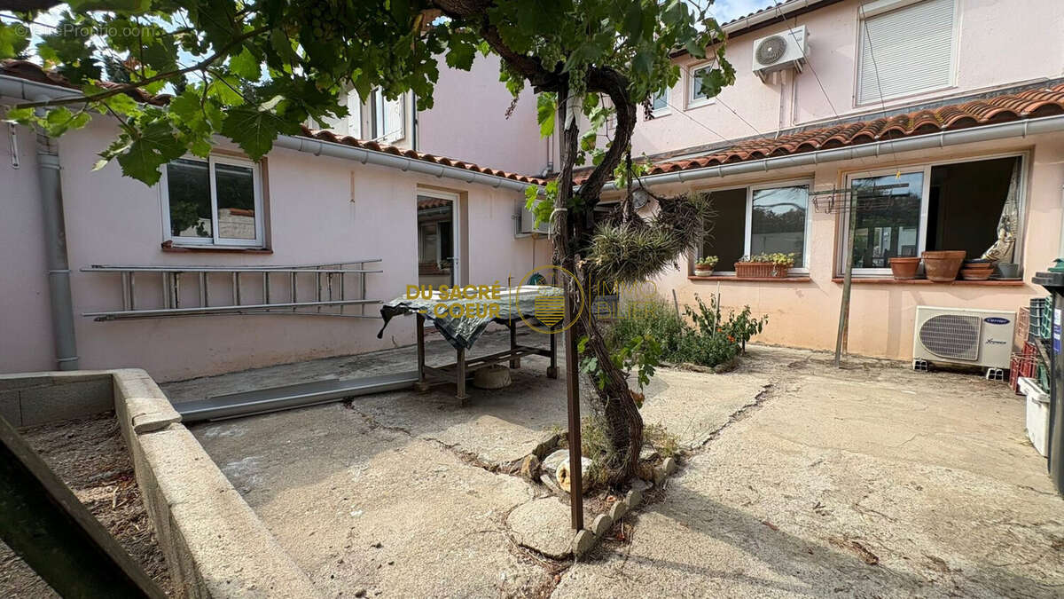 Maison à SAINT-ESTEVE