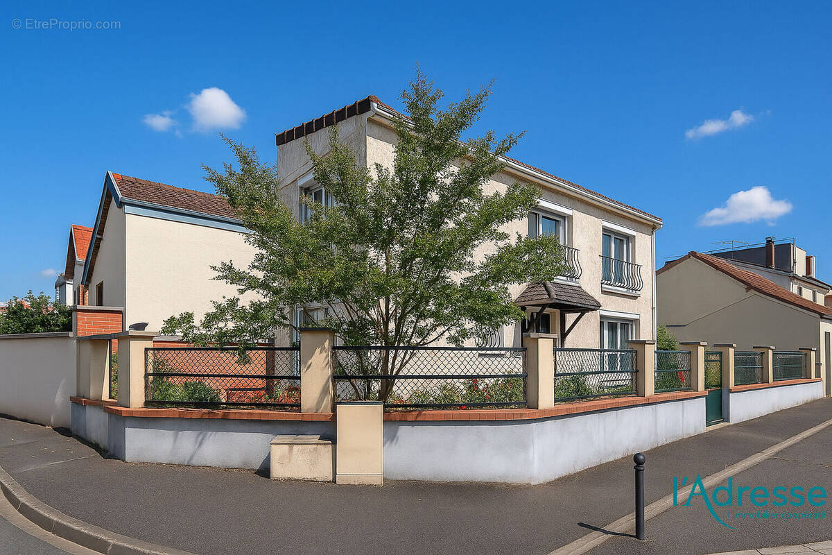 Maison à IVRY-SUR-SEINE