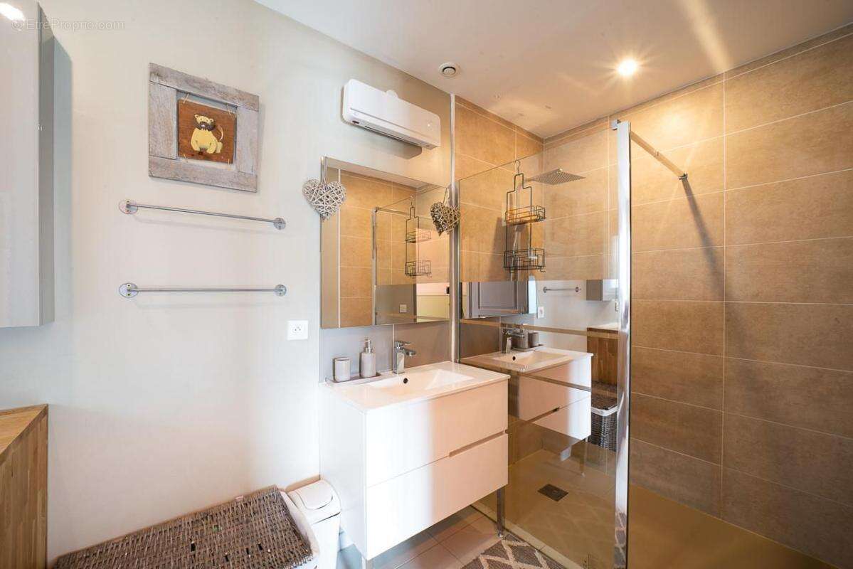 URGENT! Villa 9/10 pièces de 250m² sur terrain de 1250m² avec piscine à vendre / Céret 66400-66490 Vivès _ Saint-Jean-Pla-de-Cor - photo 11