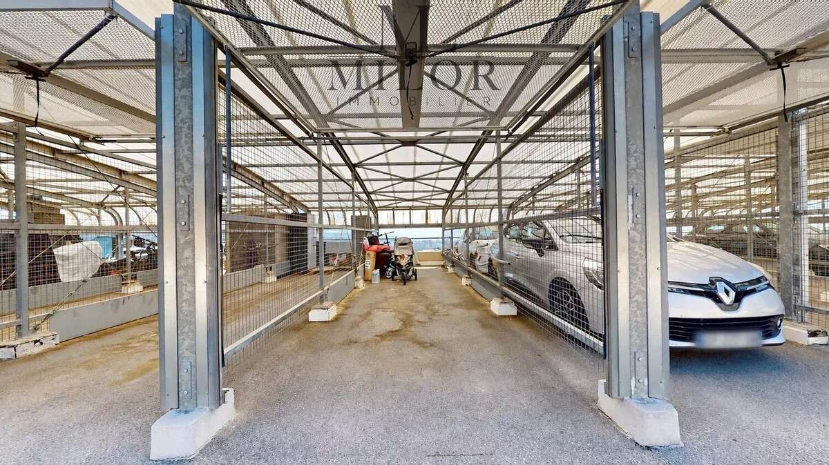 Appartement à SAINT-LAURENT-DU-VAR