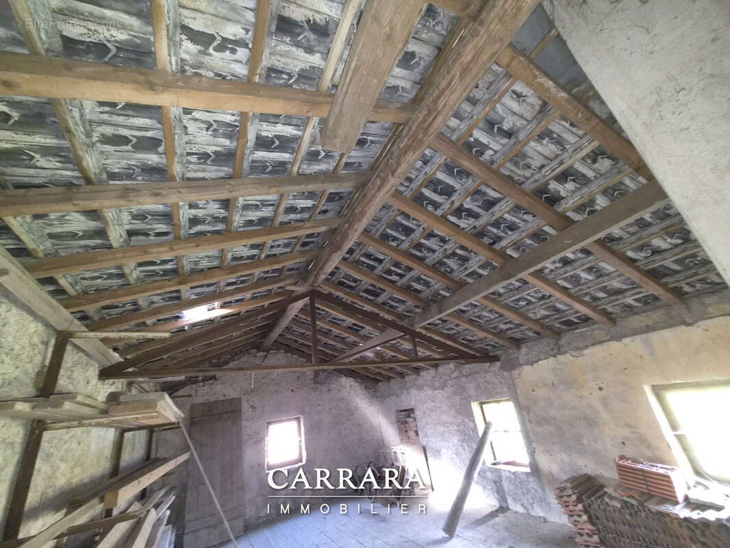 Maison Lorraine, de caractère avec ses dépendances à exploiter. - photo 8