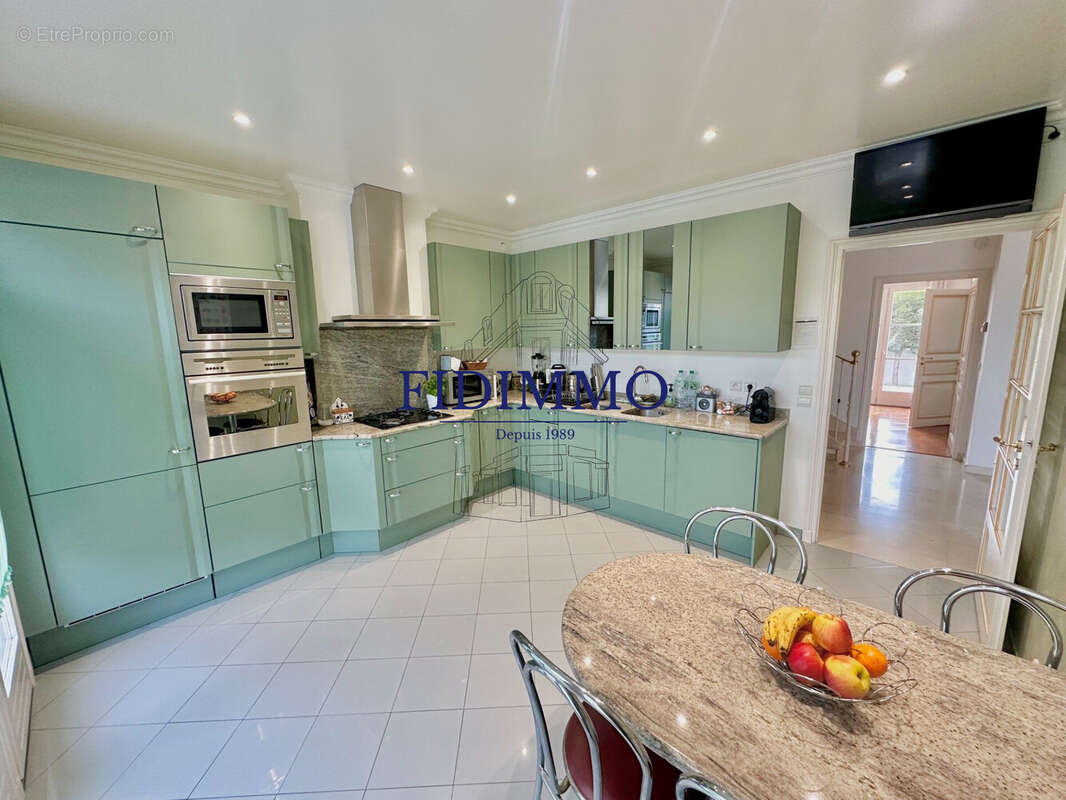 Maison à CHENNEVIERES-SUR-MARNE