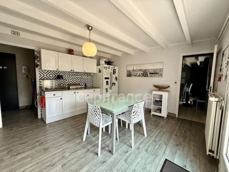 Le charme de l'ancien, le confort d'une rénovation soignée et un extérieur pensé pour profiter… sans les contraintes d'un grand  - photo 6