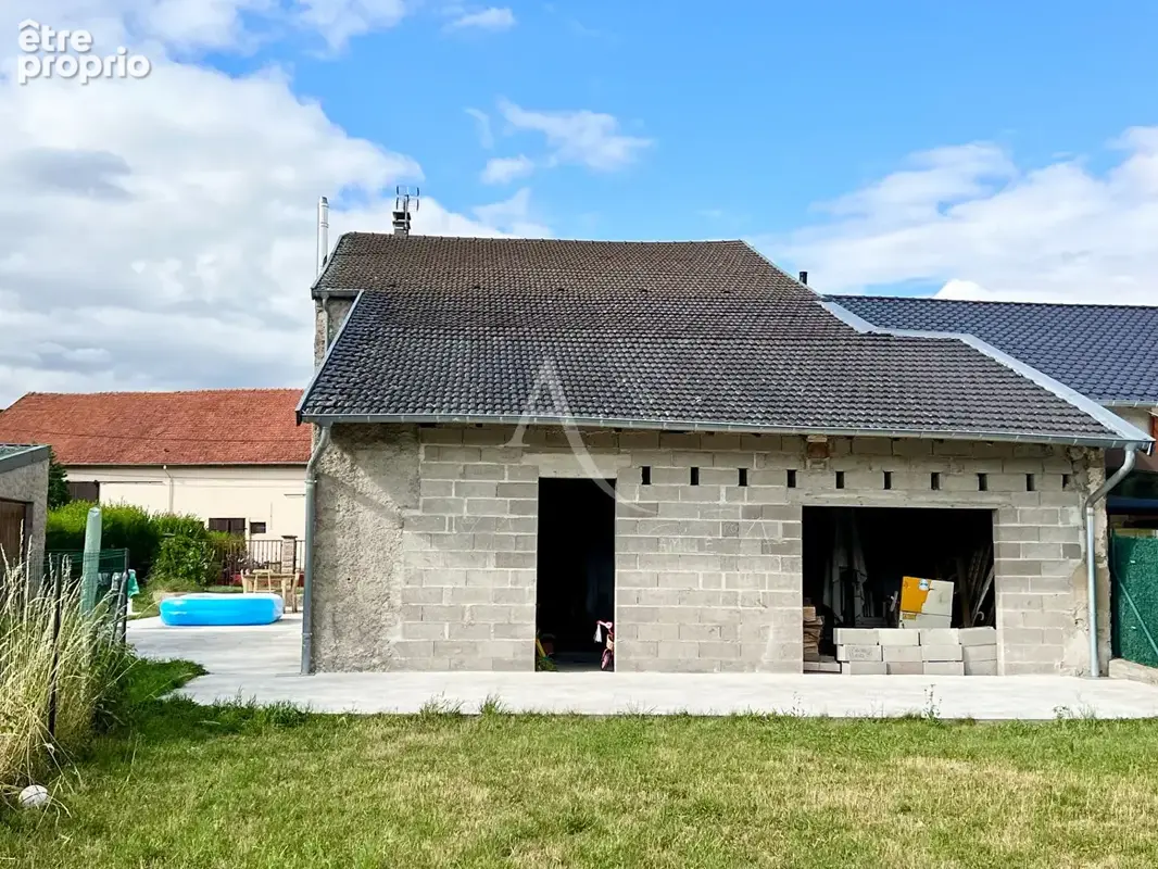 Maison de campagne avec beaux volumes, jardin et fort potentiel Environnement calme et verdoyant - photo 13