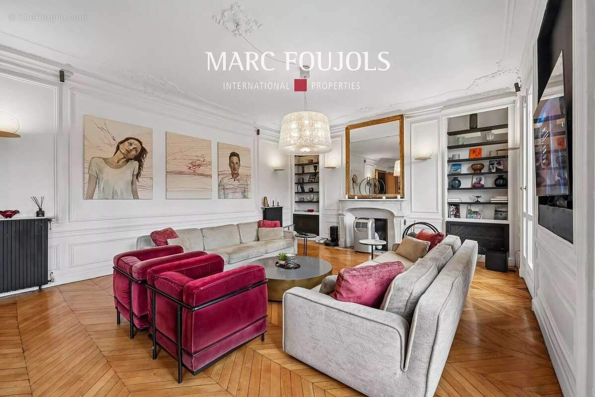 Appartement à PARIS-16E