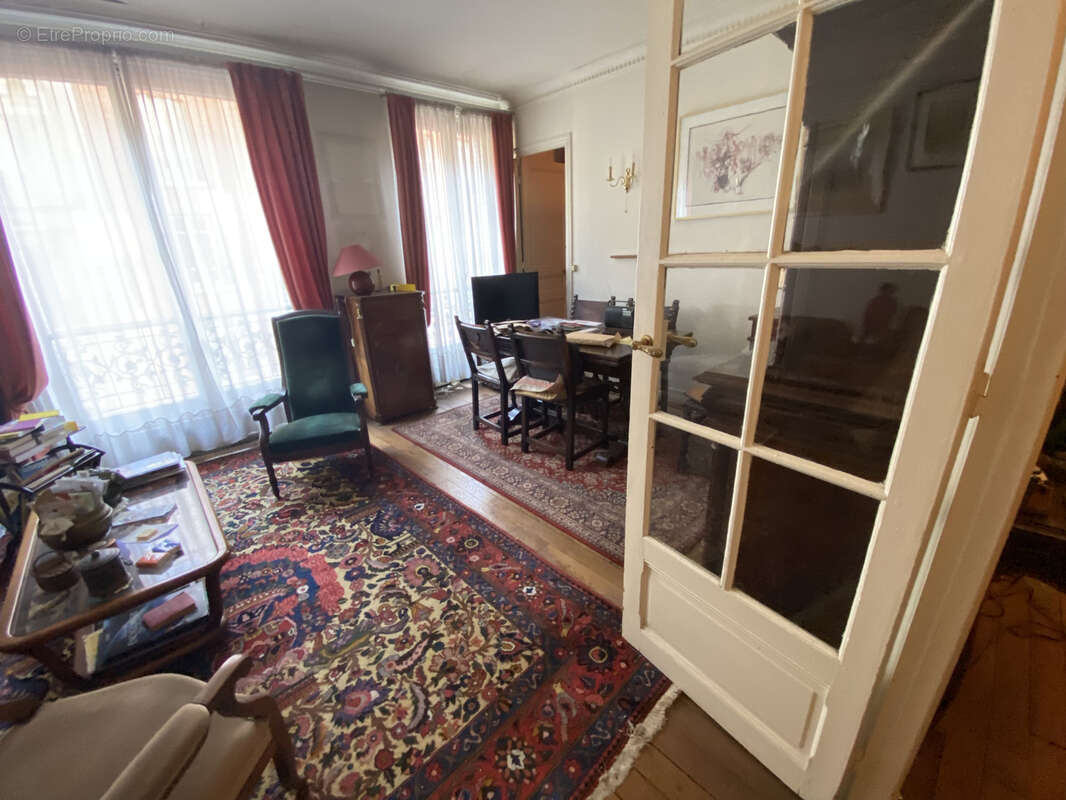 Appartement à PARIS-15E