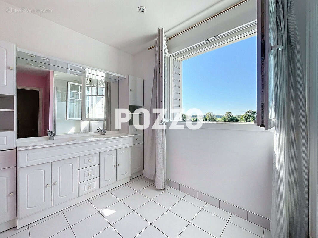 Maison à SAINT-PLANCHERS