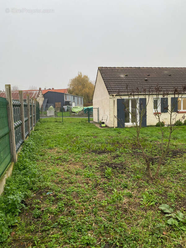 Maison à MONTENESCOURT