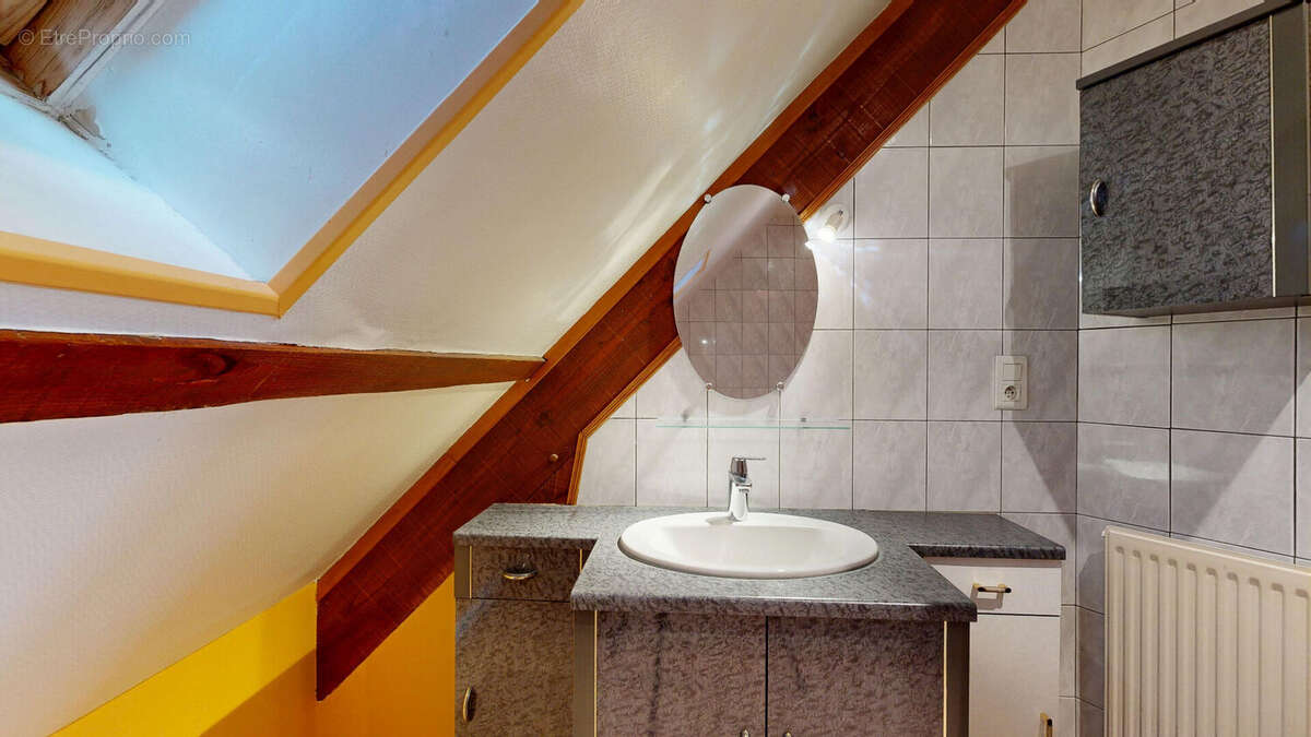 Maison à NEUILLY-LE-REAL