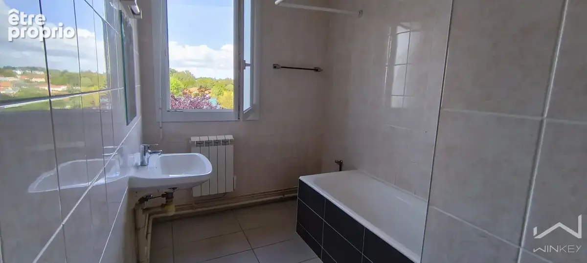 À vendre    appartement 72 m2   saint pierre montlimart -  lumineux, cave et parking - photo 6