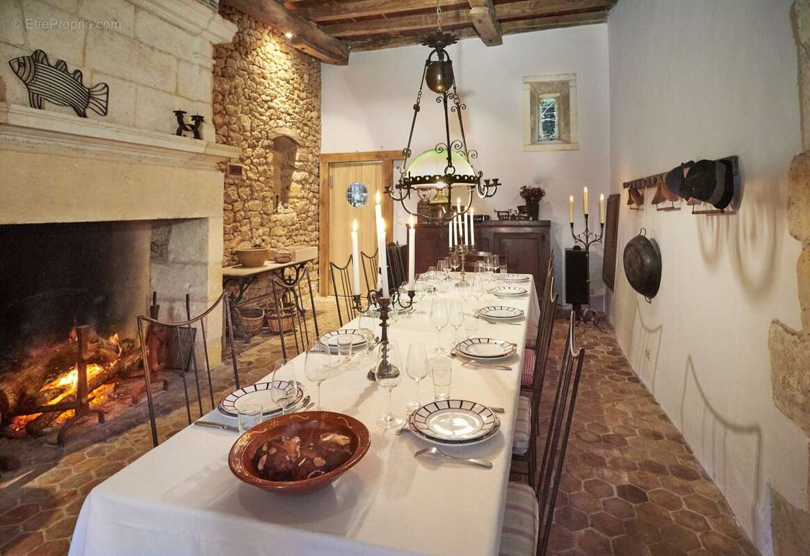 Maison à MONTAGNAC-LA-CREMPSE