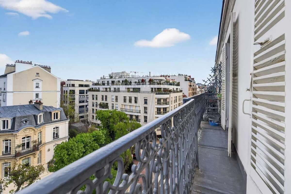 Appartement à LEVALLOIS-PERRET