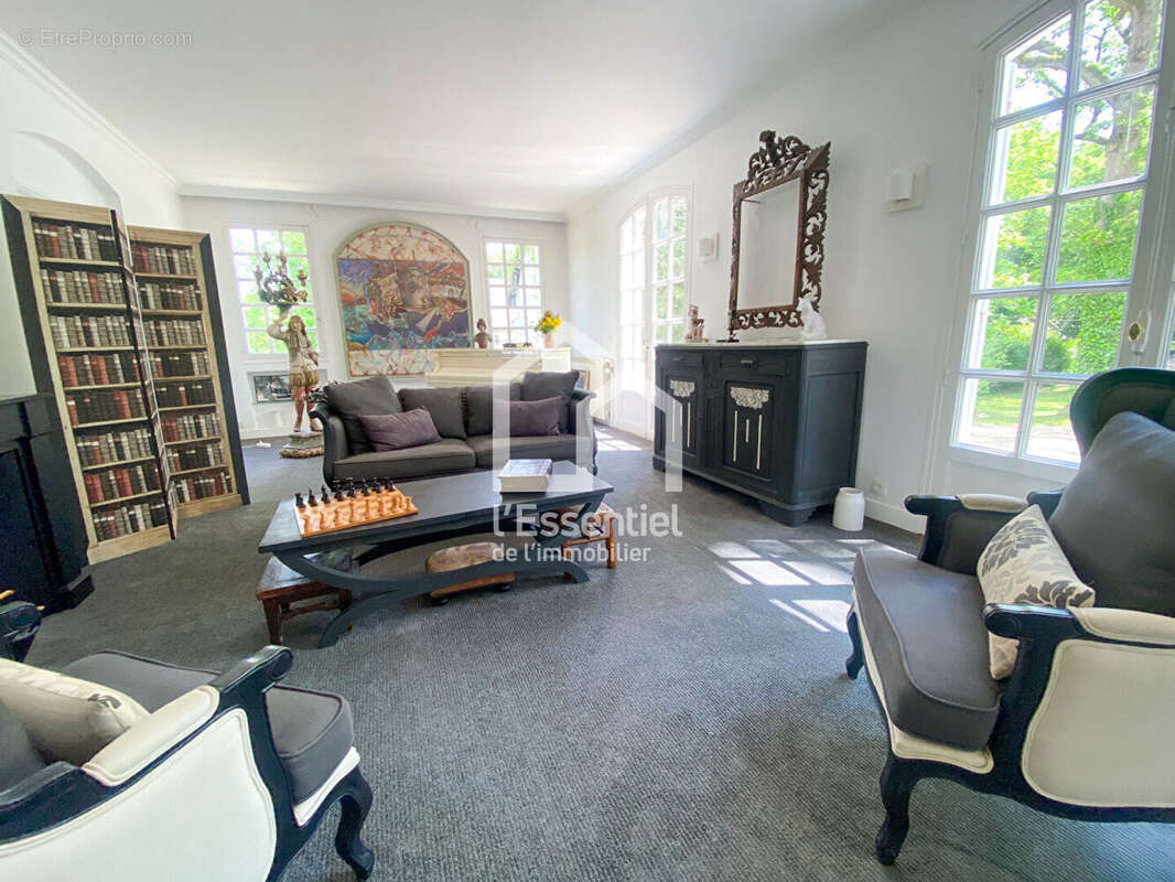 Maison à VERNEUIL-SUR-SEINE