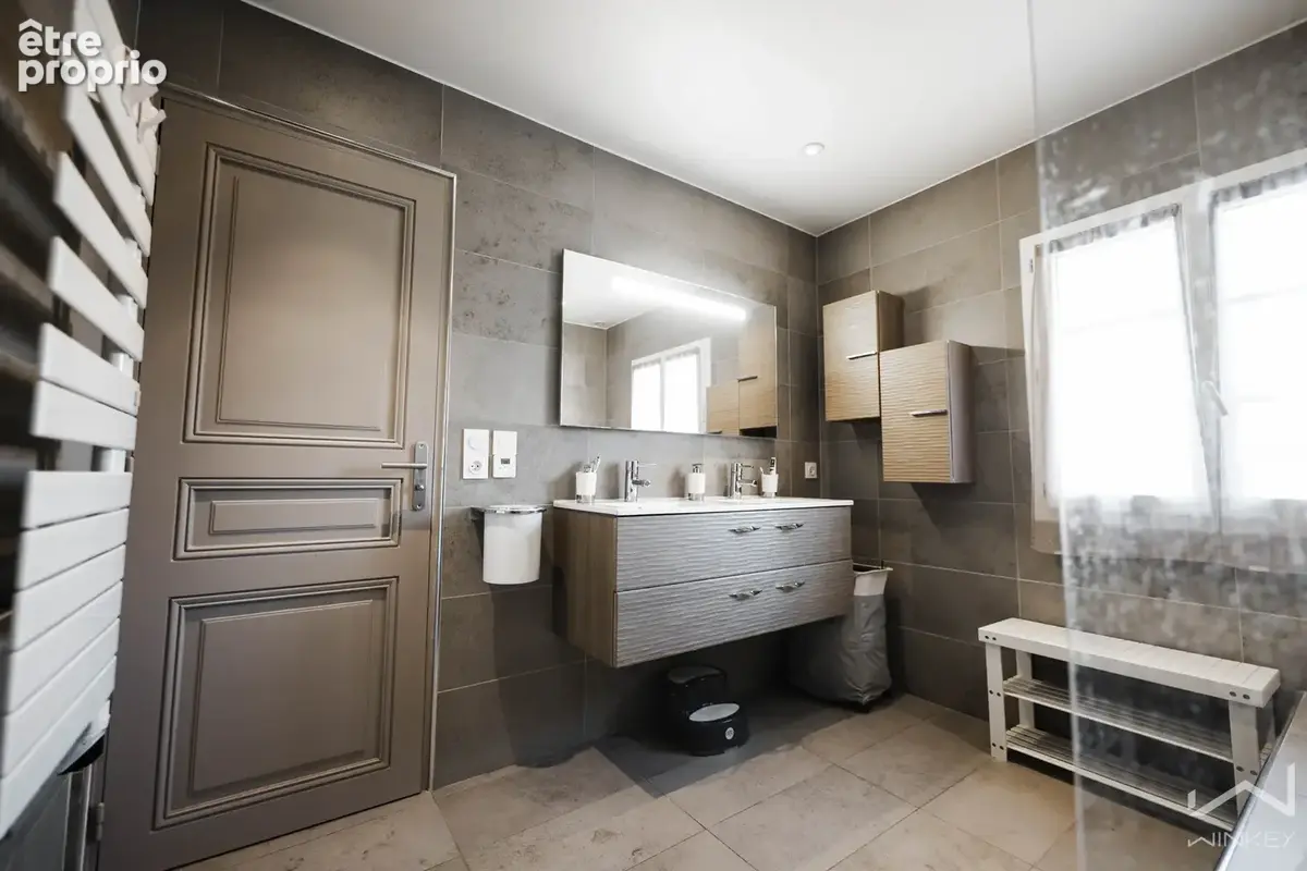 Maison de ville familiale avec dépendance aménagée, grand jardin et fort potentiel (terrain de 809m2) - photo 21