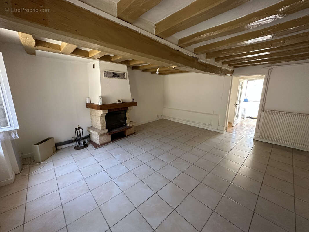 Maison pleine de charme T4 sur 1900 m2 de terrain - photo 2