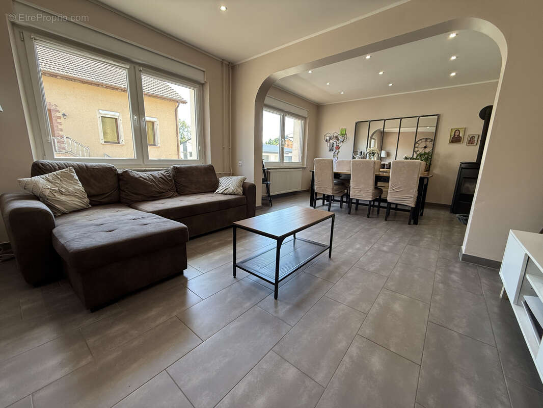 Maison 6 pieces de 121 m2 avec 4 chambres - photo 2