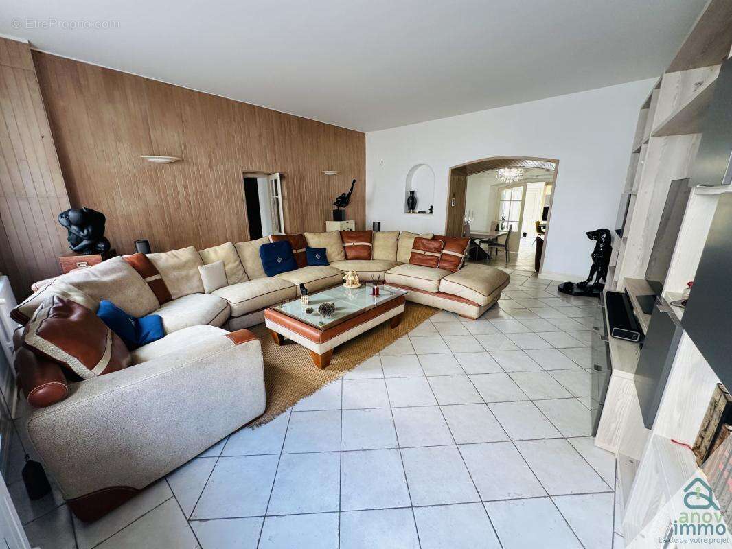 Maison à CHATEAUNEUF-SUR-CHARENTE