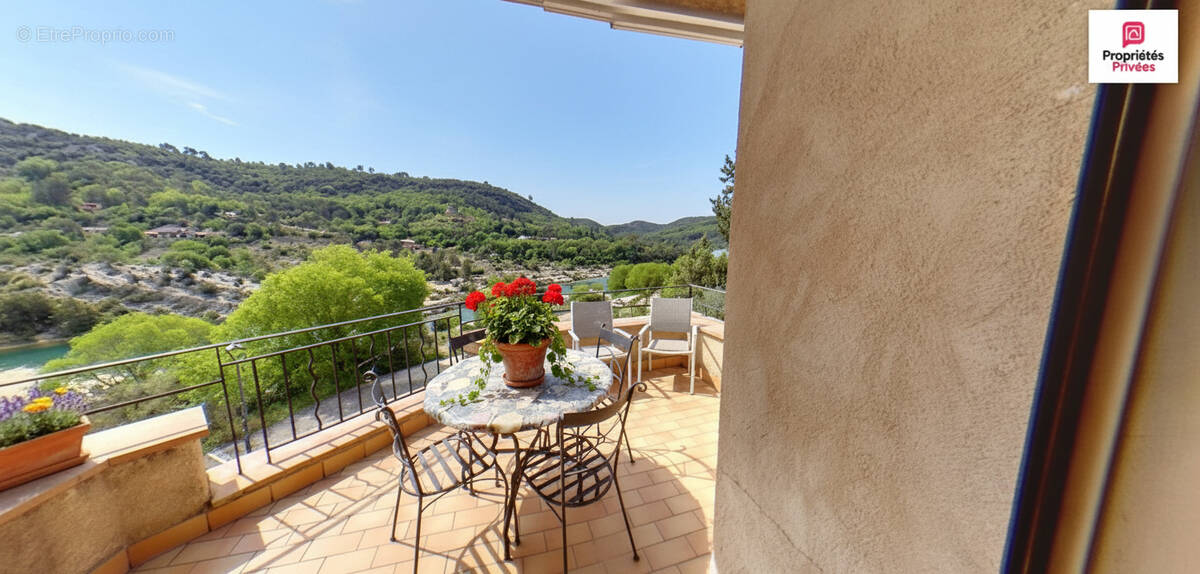 Maison à ESPARRON-DE-VERDON