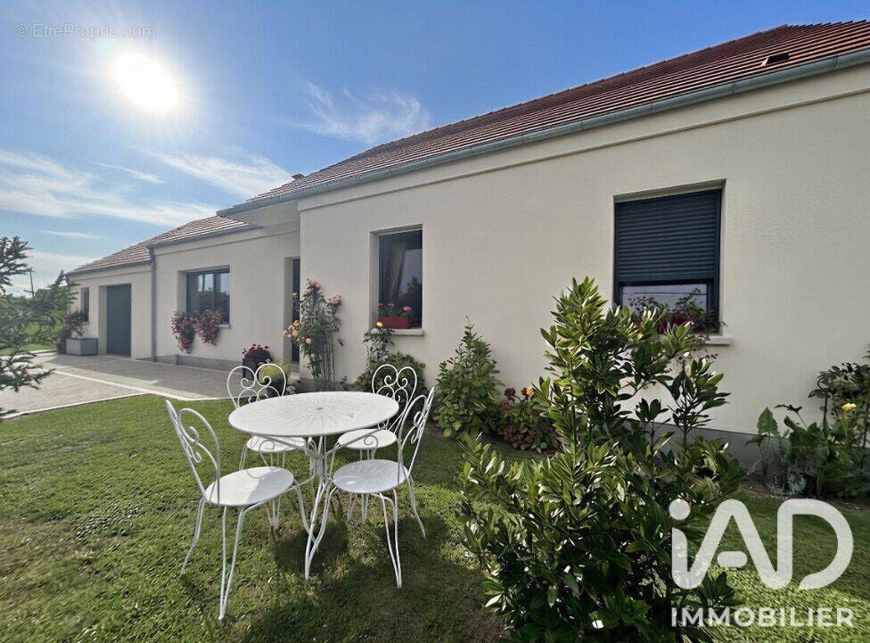 Photo 1 - Maison à TAVERS