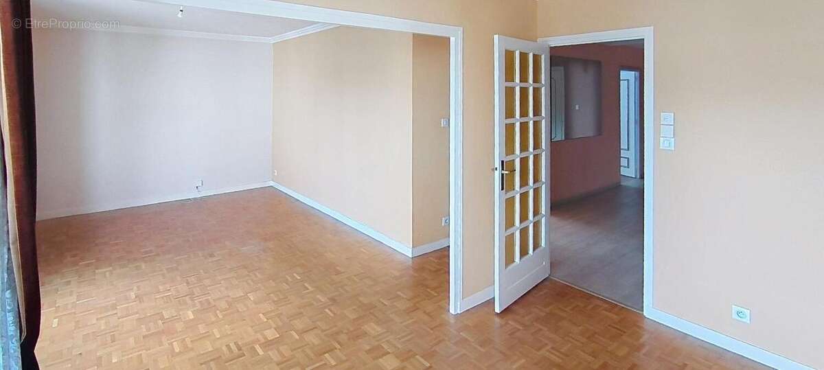 Photo 4 - Appartement à LE CHAMBON-FEUGEROLLES