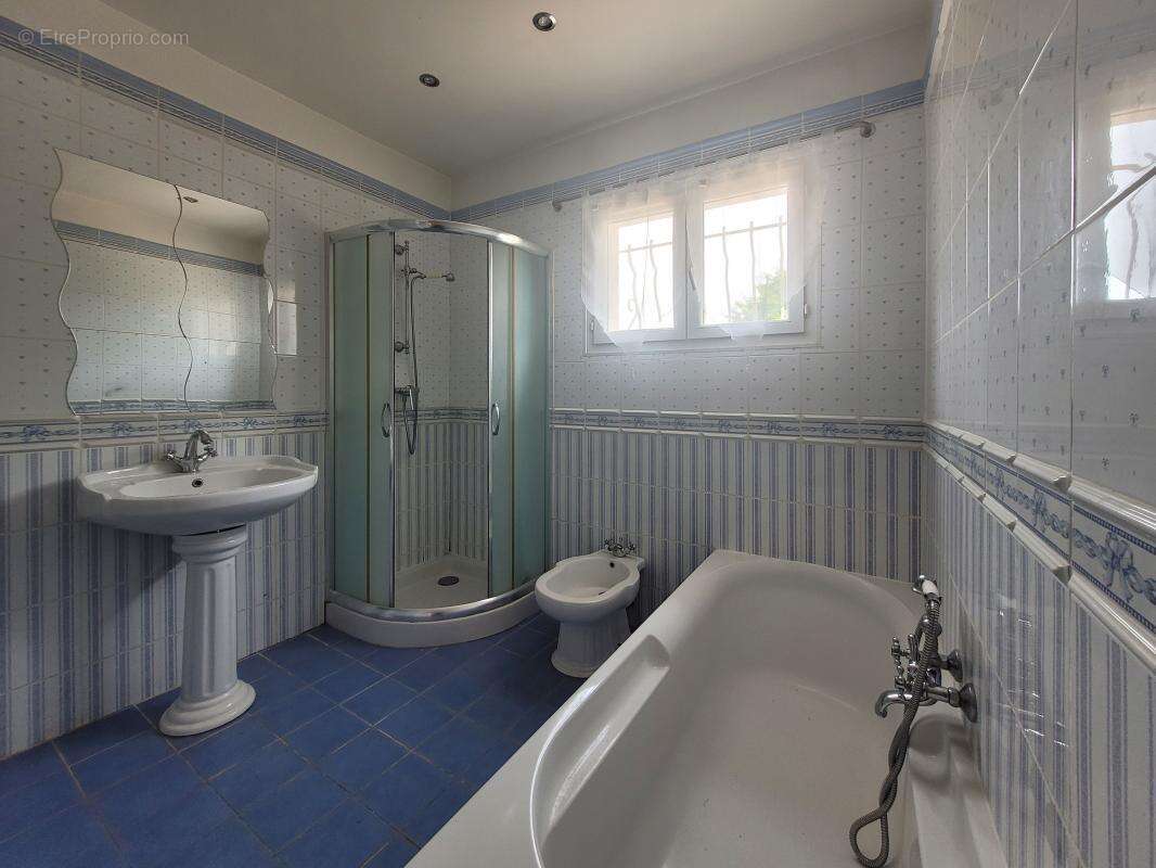 Maison à SAINT-JULIEN