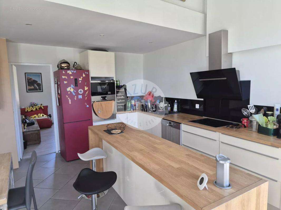 Appartement à ROQUEVAIRE