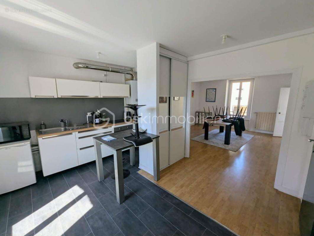 Appartement à FOUGERES