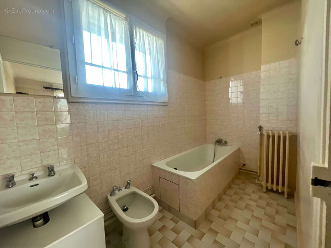 Maison à SARTROUVILLE