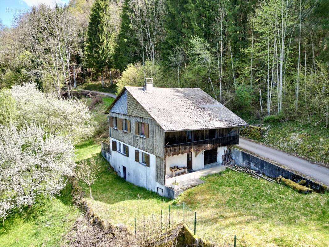 Maison à LA VERNAZ