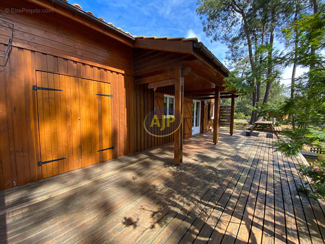 Maison à GRAYAN-ET-L'HOPITAL