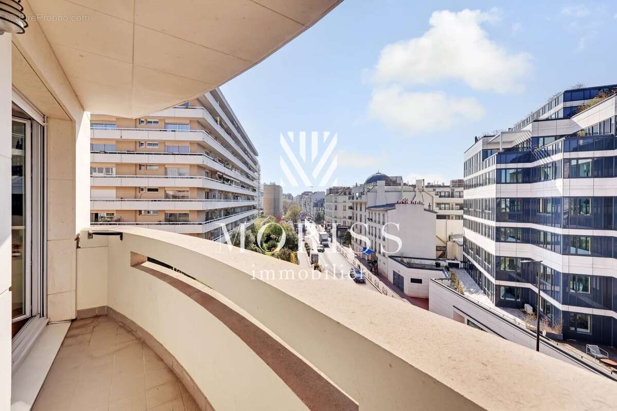 Appartement à LEVALLOIS-PERRET