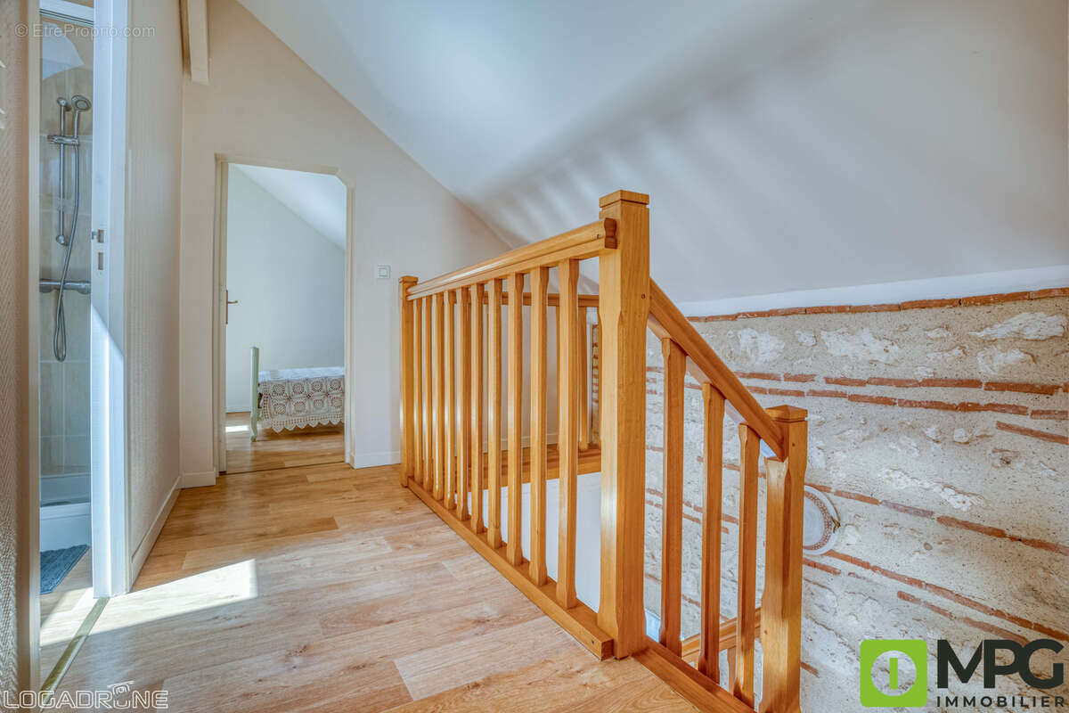 SAINTE LIVRADE SUR LOT, maison en pierres F4 entièrement restaurée - photo 15