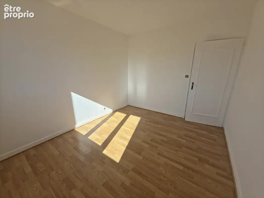 Appartement T3 en étage élevé avec balcon et garage - photo 5