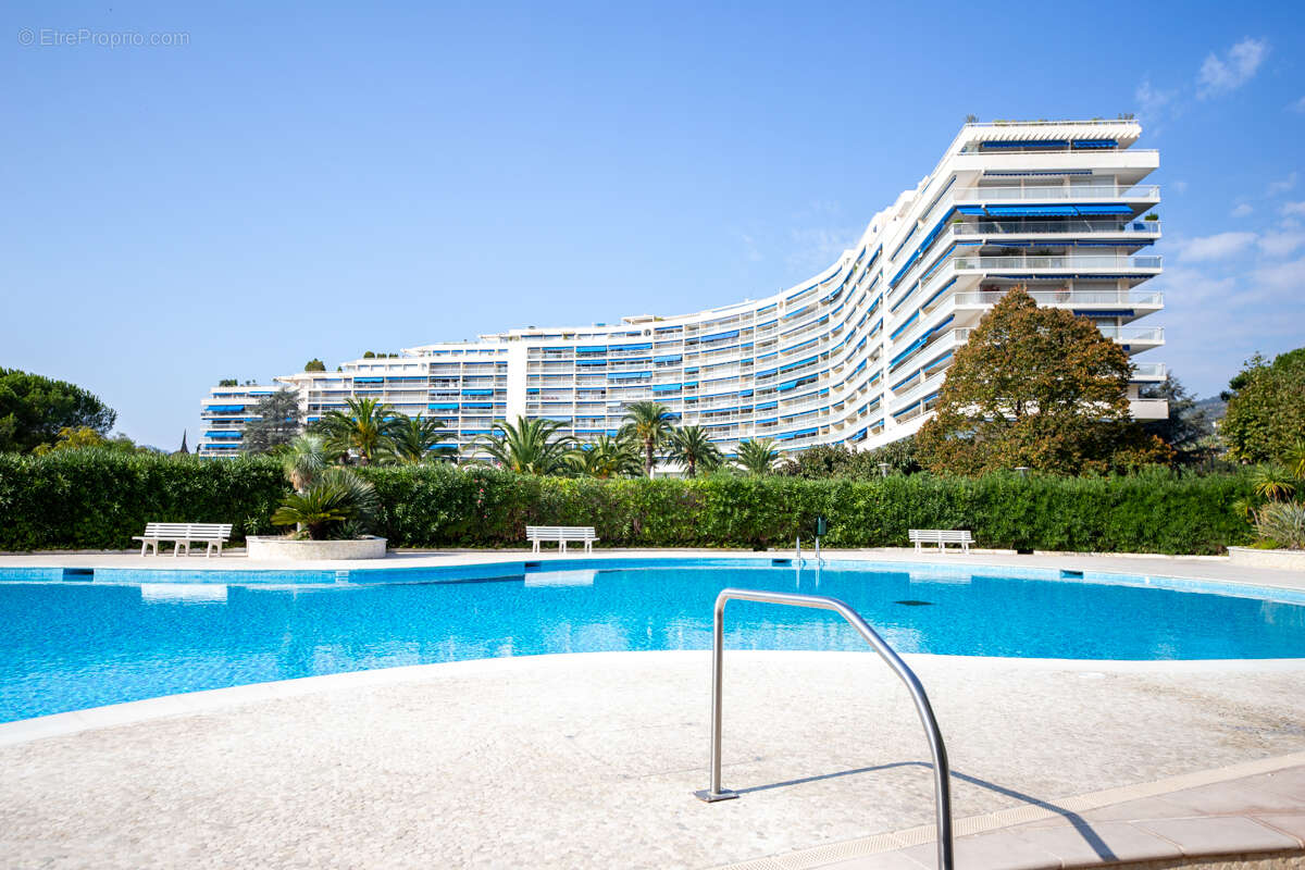 Appartement à MANDELIEU-LA-NAPOULE