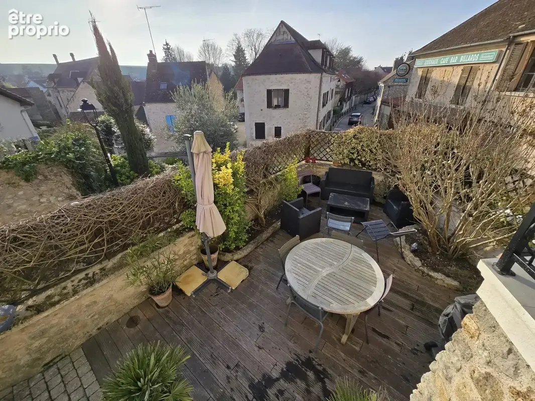 Maison à CRESPIERES